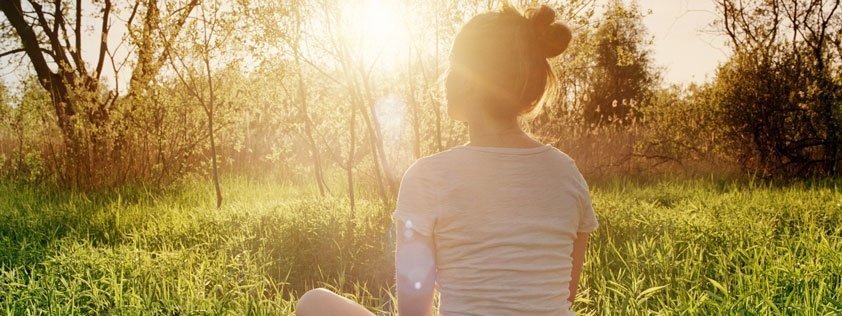 /on/demandware.static/-/Library-Sites-MultipharmaSharedLibrary/default/dwcfe2fa76/Home/blog/Rust in mijn hoofd/01-solutions-bien-etre-mindfulness-sophrologie-auto-hypnose-des-renforts-pour-le-mental-ART.jpg